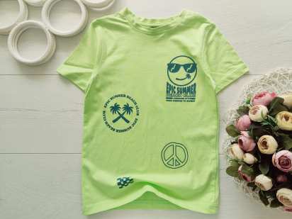 5,6 лет, рост 110,116 Яркая салатовая футболка смайл