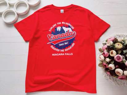 11,12 лет, рост 152 Красная трикотажная футболка с принтом