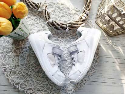 28 (17,5 см) Білі шкіряні кросівки