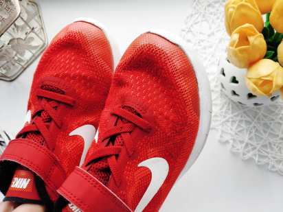 35 (22 см) Легкі кросівки