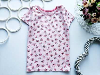 6,7 років, зріст 116,122 Футболка для дівчинки в метеликах