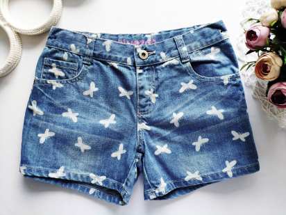 11 років, зріст 146 Джинсові шорти в метеликах