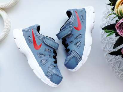 25 (15 см) Легкие кроссовки