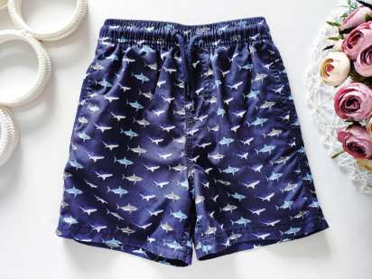 6,7 років, зріст 116,122 Шорти в акулах
