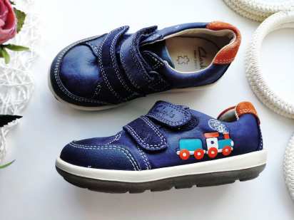 23 (14,5 см) Легкие кожаные кроссовки