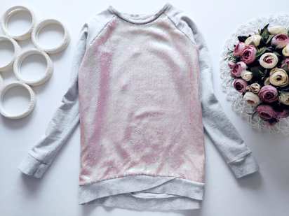 9,10 лет, рост 140 Кофточка в паетках