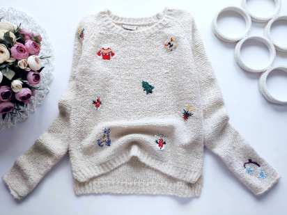 10 лет, рост 140 Новогодний свитер для девочки