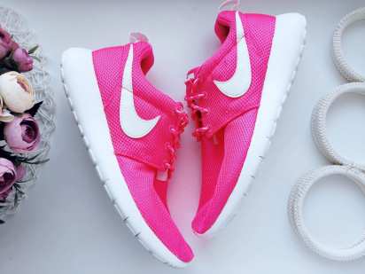 38 (24,5 см) Яскраво рожеві кросівки