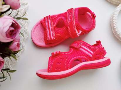 22 (13,5-14,5 см) Яскраві босоніжки