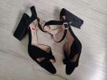 40-41 (26 см) Черные босоножки на каблуку - зображення 1